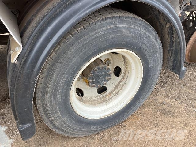 Isuzu FRR 600 المنصات الهوائية المثبتة على شاحنة