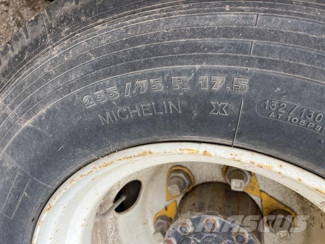 Isuzu FRR 600 المنصات الهوائية المثبتة على شاحنة