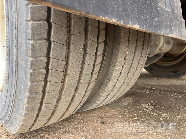 Isuzu FRR 600 المنصات الهوائية المثبتة على شاحنة