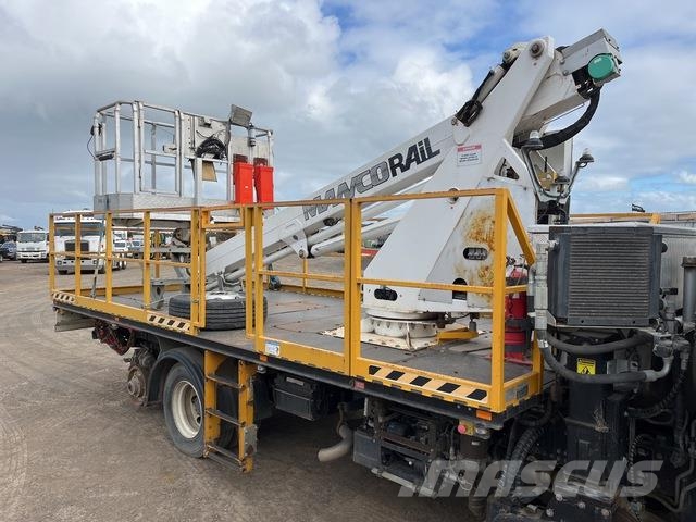 Isuzu FRR 600 المنصات الهوائية المثبتة على شاحنة