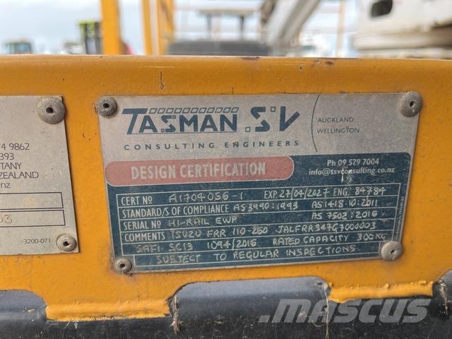 Isuzu FRR 600 المنصات الهوائية المثبتة على شاحنة