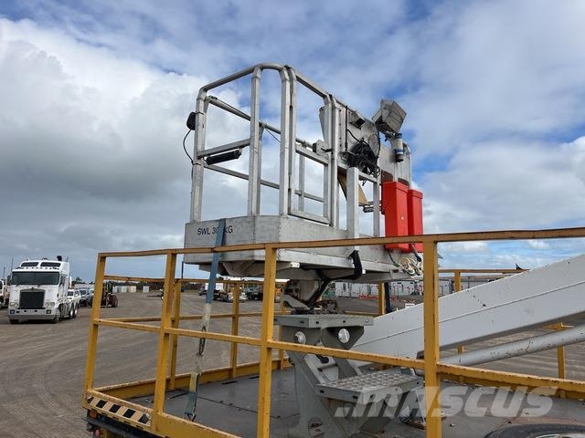 Isuzu FRR 600 المنصات الهوائية المثبتة على شاحنة