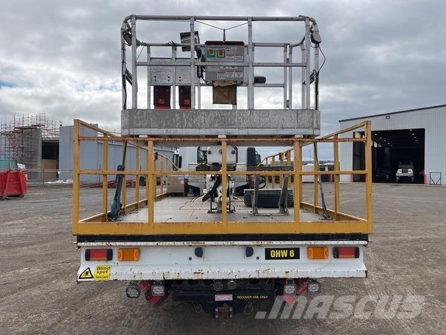 Isuzu FRR 600 المنصات الهوائية المثبتة على شاحنة