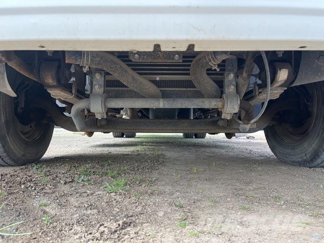 Isuzu FRR 600 المنصات الهوائية المثبتة على شاحنة