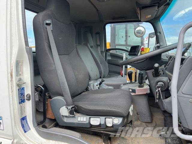 Isuzu FRR 600 المنصات الهوائية المثبتة على شاحنة