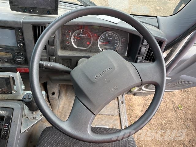 Isuzu FRR 600 المنصات الهوائية المثبتة على شاحنة