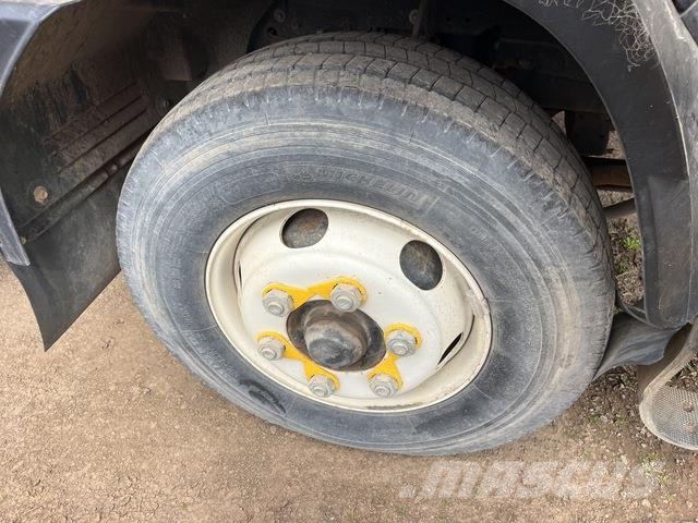 Isuzu FRR 600 المنصات الهوائية المثبتة على شاحنة
