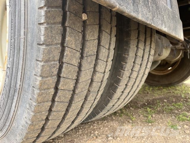 Isuzu FRR 600 المنصات الهوائية المثبتة على شاحنة