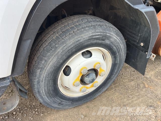 Isuzu FRR 600 المنصات الهوائية المثبتة على شاحنة