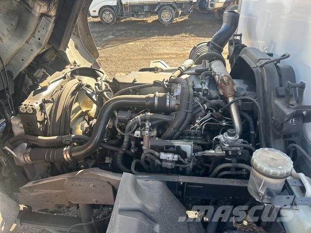 Isuzu FSD140-260 貨箱式卡車