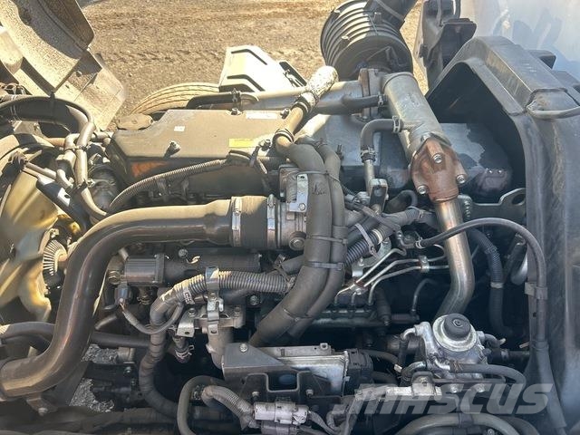 Isuzu FSD140-260 貨箱式卡車