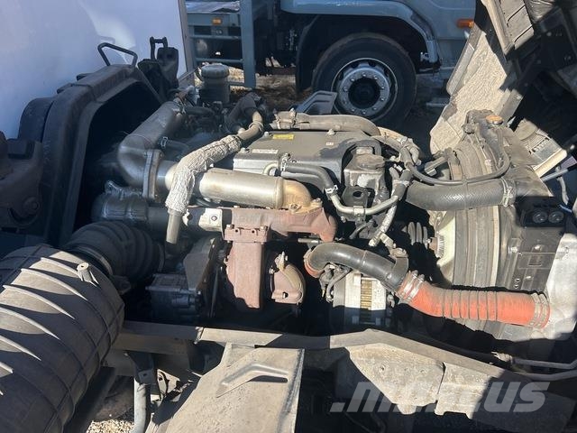 Isuzu FSD140-260 貨箱式卡車