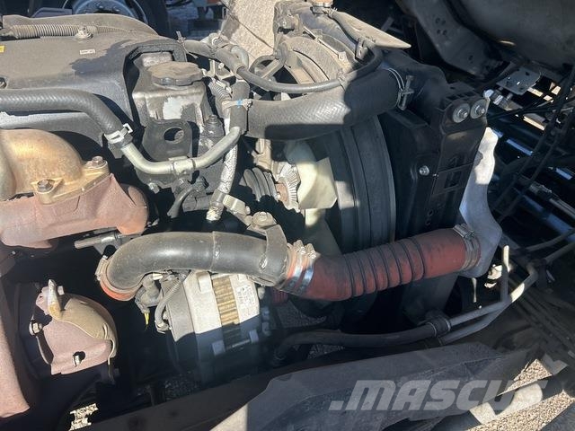 Isuzu FSD140-260 貨箱式卡車