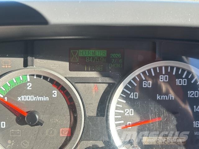 Isuzu FSD140-260 貨箱式卡車