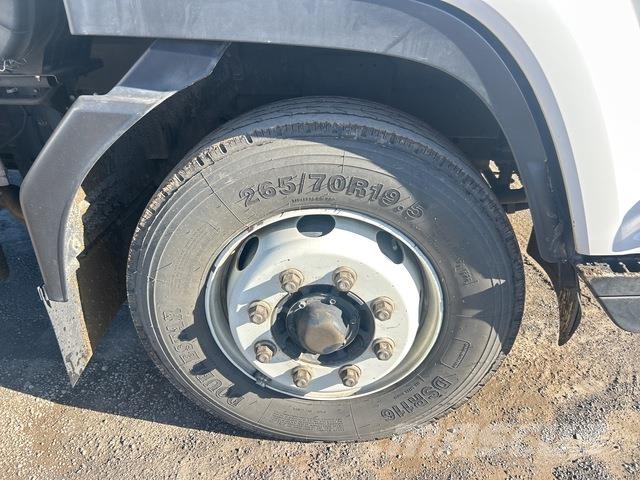 Isuzu FSD140-260 貨箱式卡車