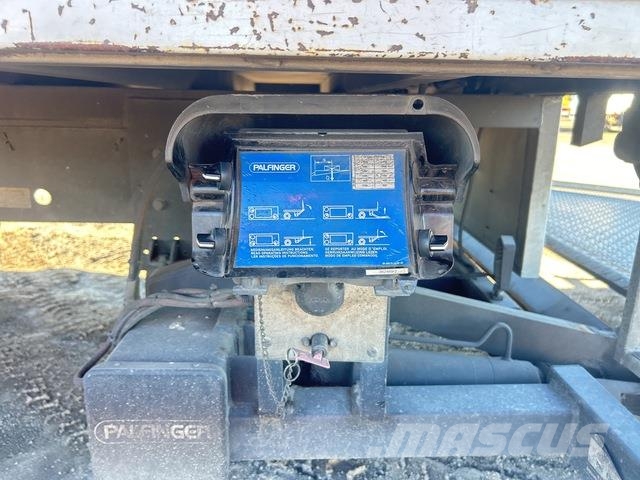 Isuzu FSD140-260 貨箱式卡車