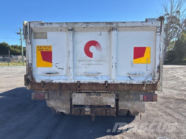 Isuzu FSR850 Sora- ja kippiautot