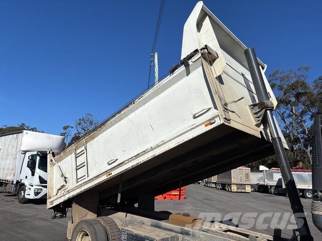 Isuzu FSR850 Sora- ja kippiautot
