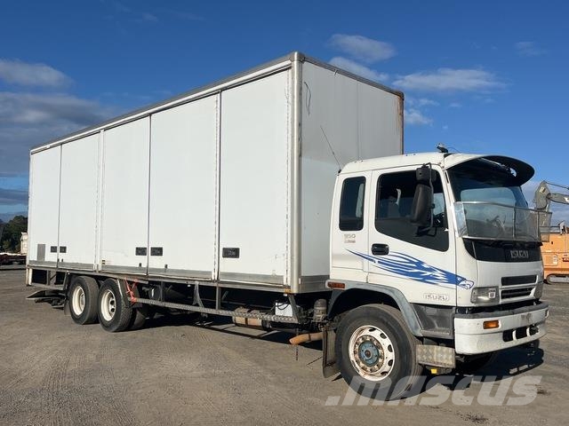 Isuzu FVR900 厢式货车