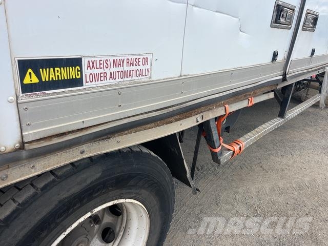 Isuzu FVR900 厢式货车