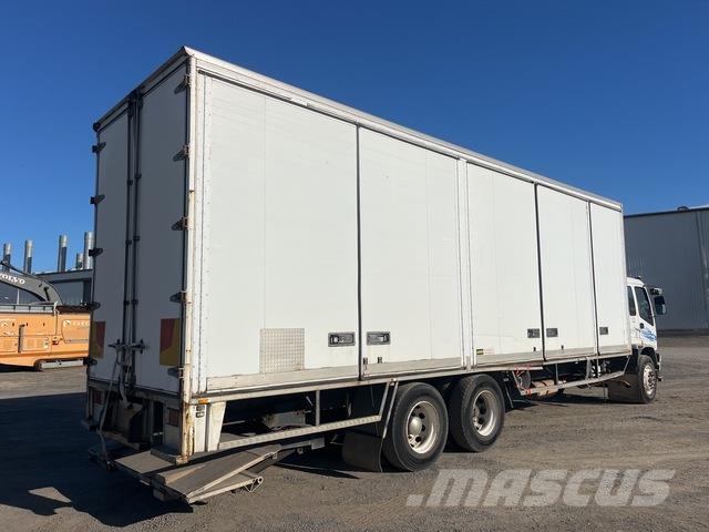 Isuzu FVR900 厢式货车