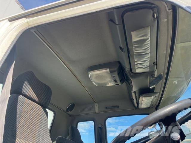 Isuzu FVR900 厢式货车