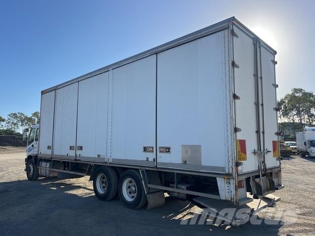 Isuzu FVR900 厢式货车