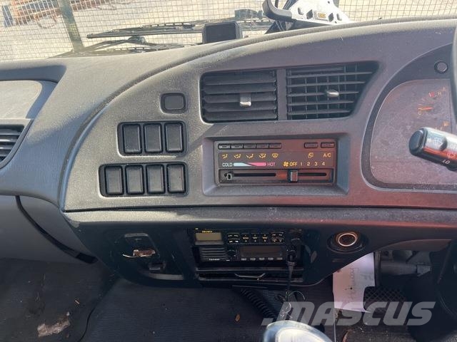 Isuzu FVR900 厢式货车