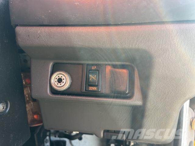Isuzu FVR900 厢式货车
