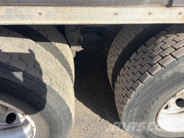Isuzu FVR900 厢式货车