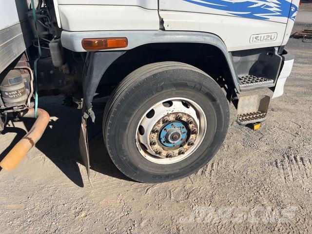 Isuzu FVR900 厢式货车