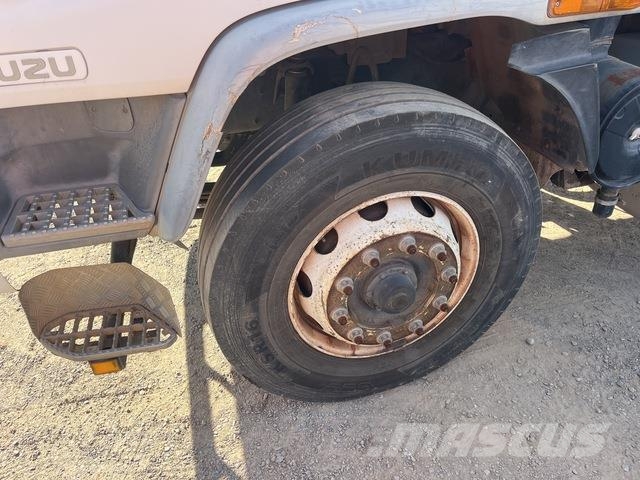 Isuzu FVR900 厢式货车