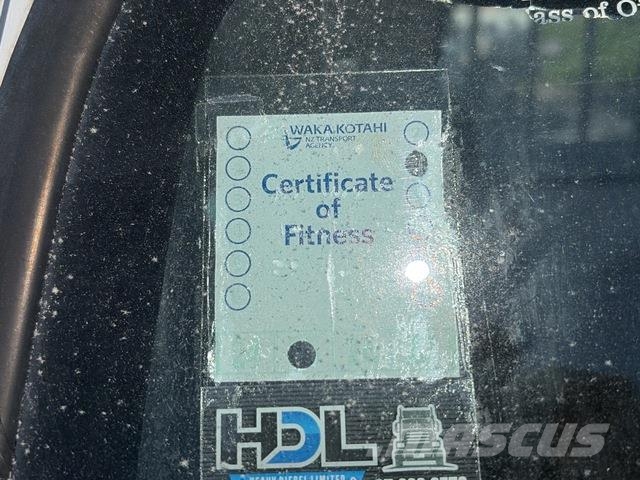 Isuzu NKR250S 플랫베드/드롭사이드 트럭