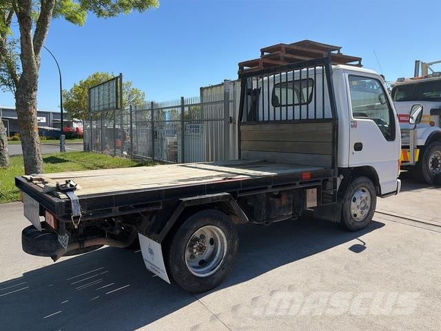 Isuzu NKR250S 플랫베드/드롭사이드 트럭