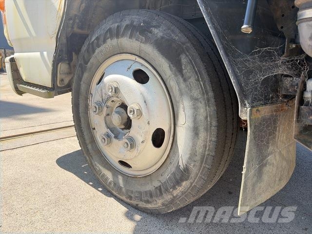Isuzu NKR250S 플랫베드/드롭사이드 트럭