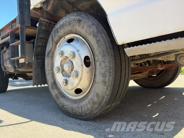 Isuzu NKR250S 플랫베드/드롭사이드 트럭
