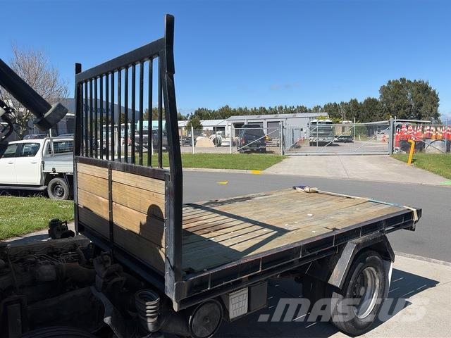 Isuzu NKR250S 플랫베드/드롭사이드 트럭