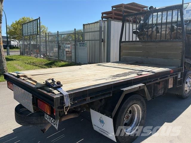 Isuzu NKR250S 플랫베드/드롭사이드 트럭