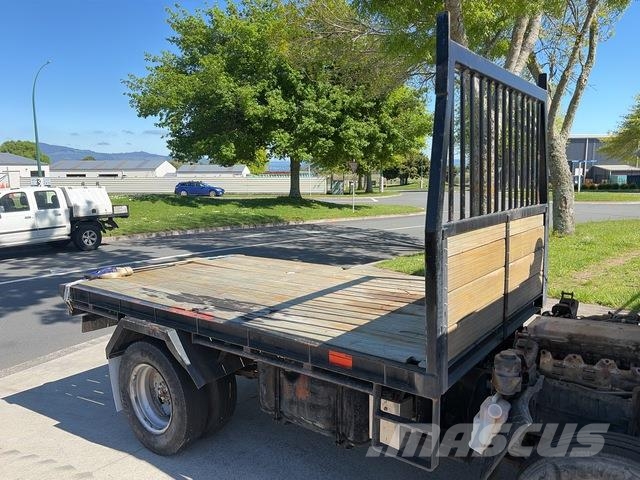 Isuzu NKR250S 플랫베드/드롭사이드 트럭