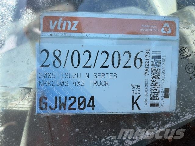 Isuzu NKR250S 플랫베드/드롭사이드 트럭
