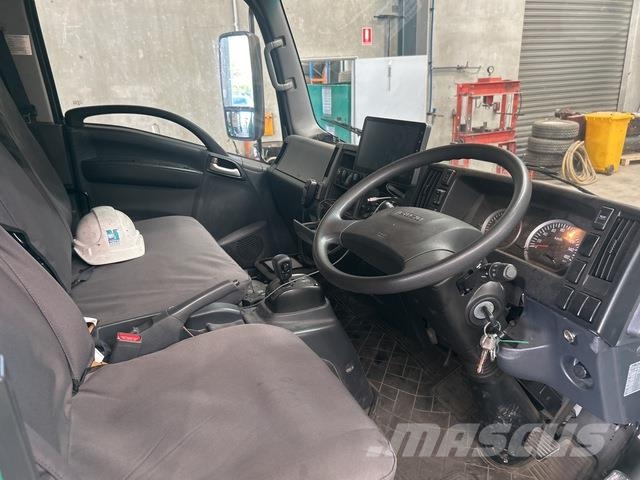Isuzu NPS75 救援車