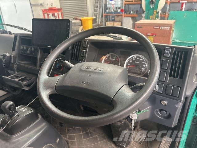Isuzu NPS75 救援車