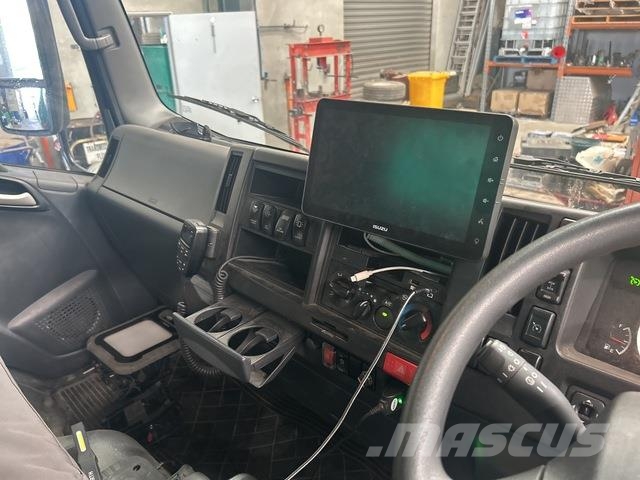 Isuzu NPS75 救援車