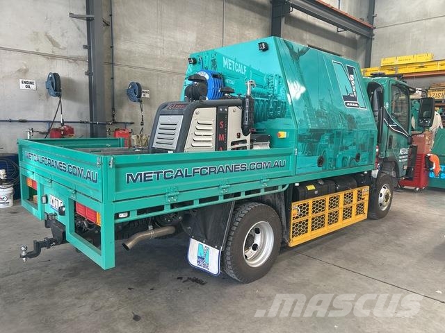 Isuzu NPS75 救援車