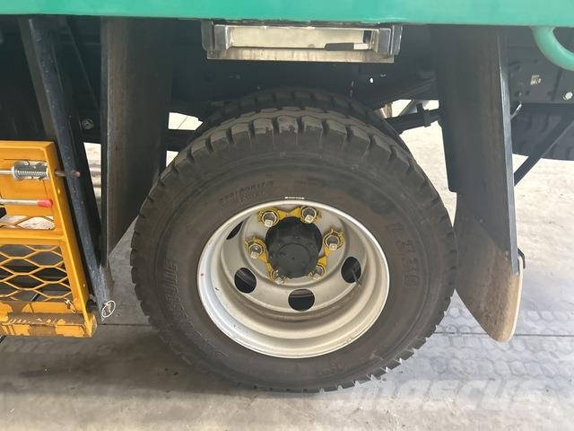 Isuzu NPS75 救援車