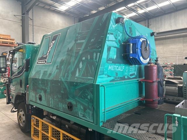 Isuzu NPS75 救援車