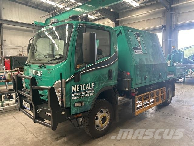 Isuzu NPS75 救援車