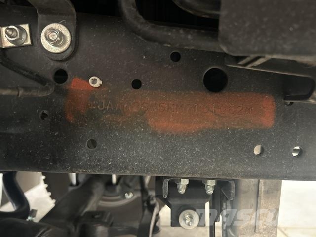 Isuzu NPS75 救援車