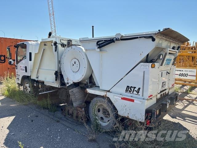 Isuzu NQR Camión de barrendero