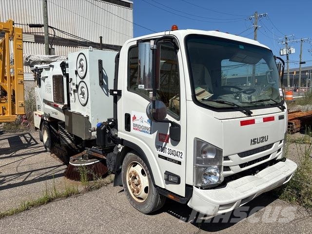 Isuzu NQR Camión de barrendero